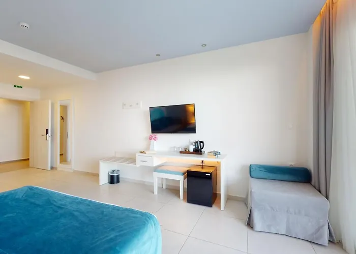 Acrotel Lilyann Boutique Elia Nikitis