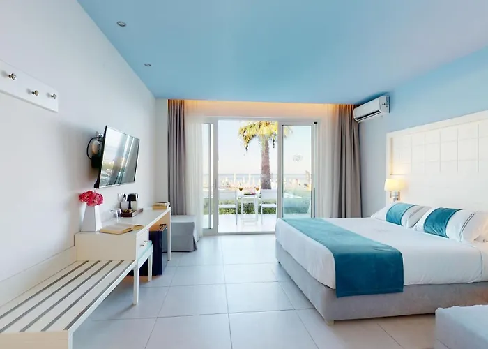 Acrotel Lilyann Boutique