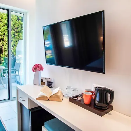 Acrotel Lilyann Boutique Elia Nikitis