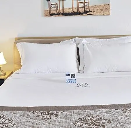 Acrotel Lilyann Boutique