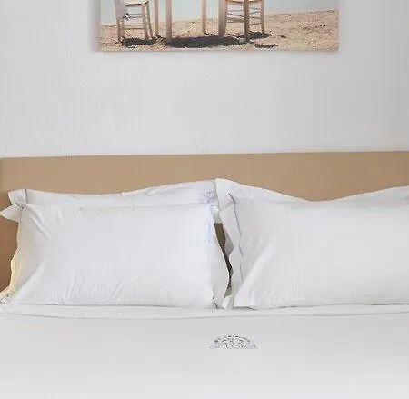 Acrotel Lilyann Boutique Elia Nikitis