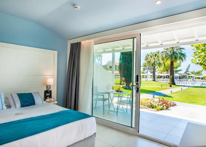 Acrotel Lilyann Boutique Elia Nikitis