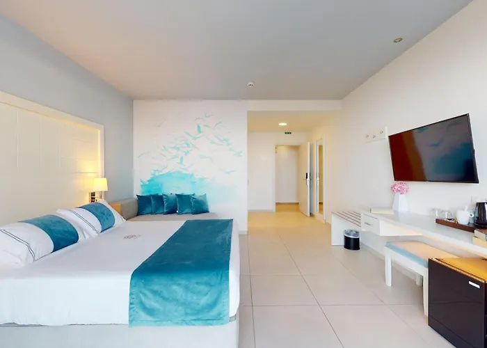 Acrotel Lilyann Boutique Hotel 3*